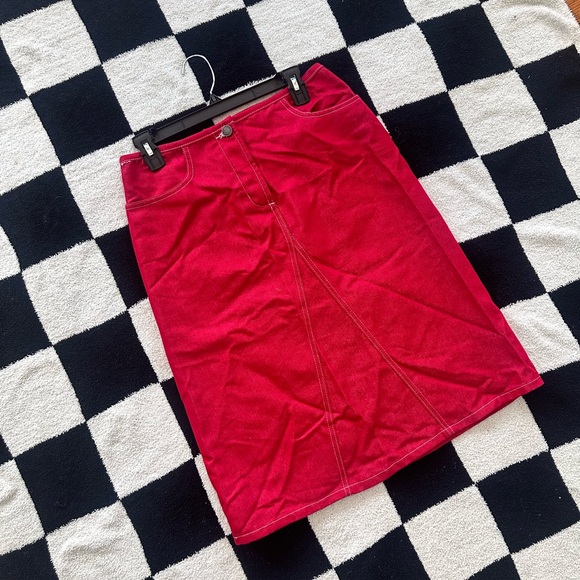 Elegant Red Women's Skirt - Picture 1 of 4